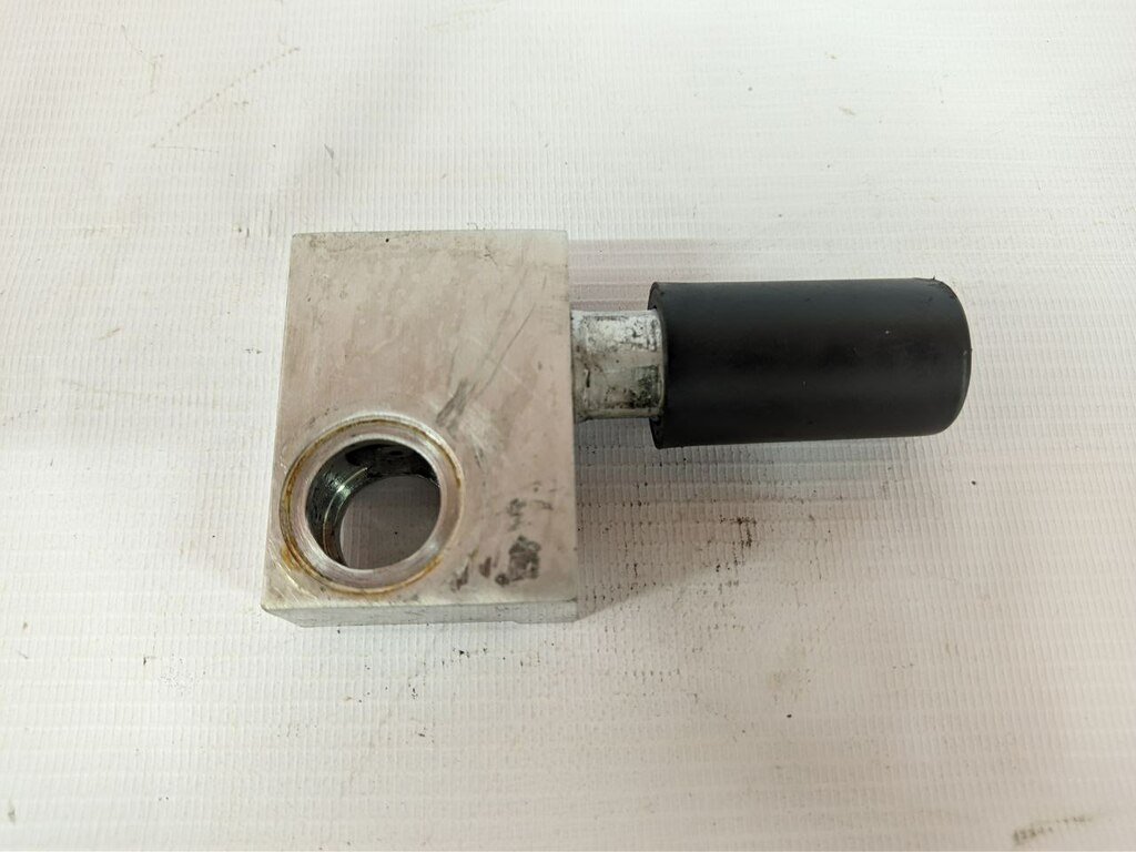 насос топливный подкачивающий ручной D12A б/у - 1
